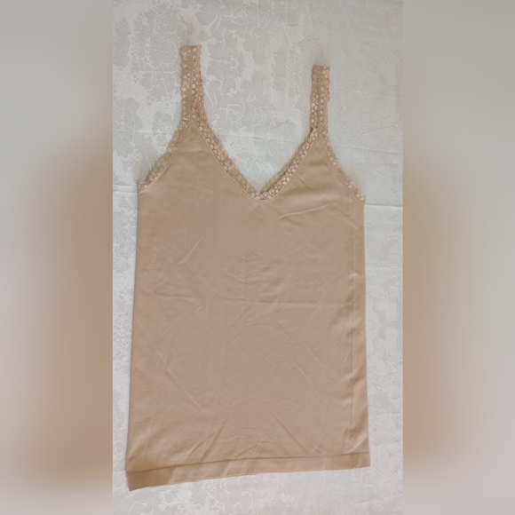 UnderWhere Tank Top - Picture 2 of 5